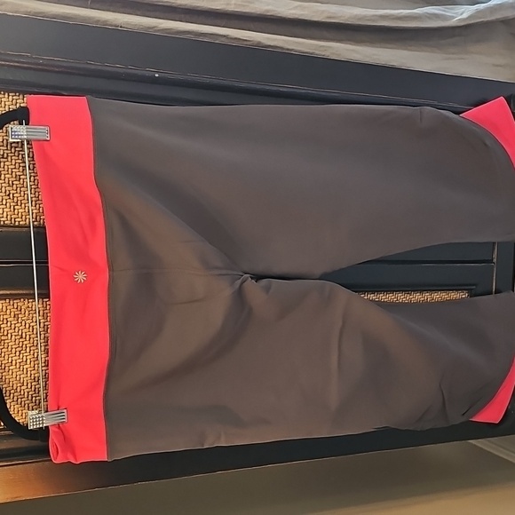 Adorable Gray and Pink Leggings - Picture 4 of 9